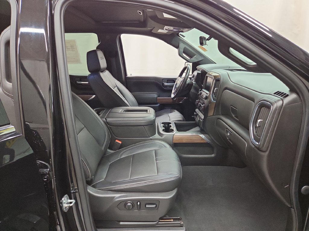 Used 2021 Chevrolet Silverado 1500 High Country w/ Technology Package AWD/4WD image 11