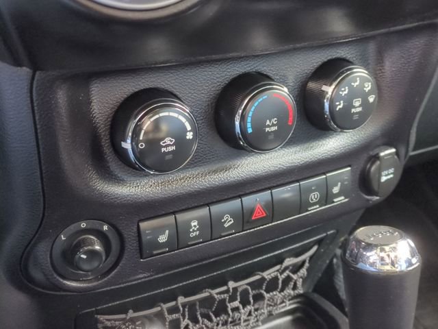 Used 2015 Jeep Wrangler Unlimited Rubicon w/ Dual Top Group image 36