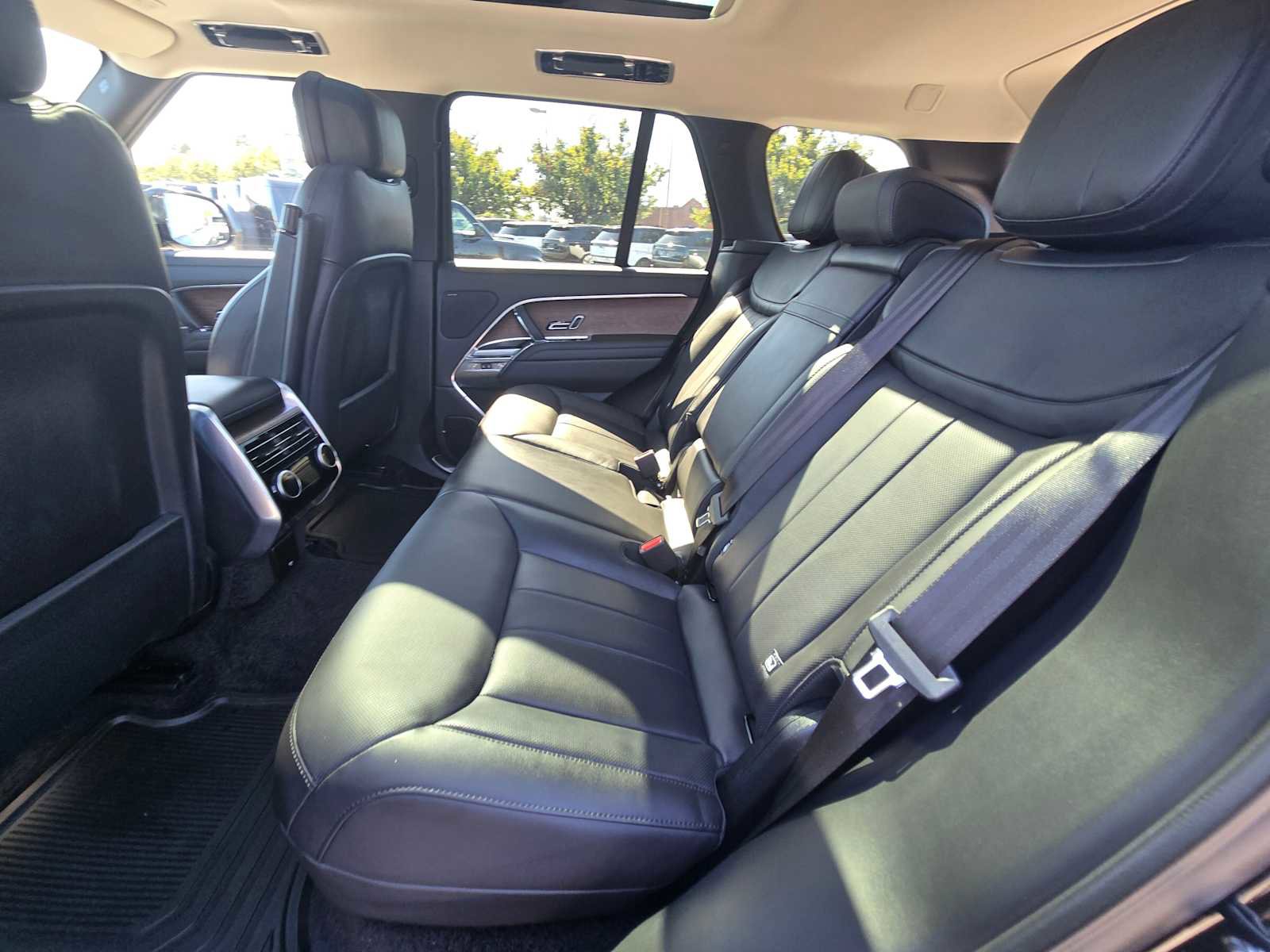 New 2025 Land Rover Range Rover SE image 20