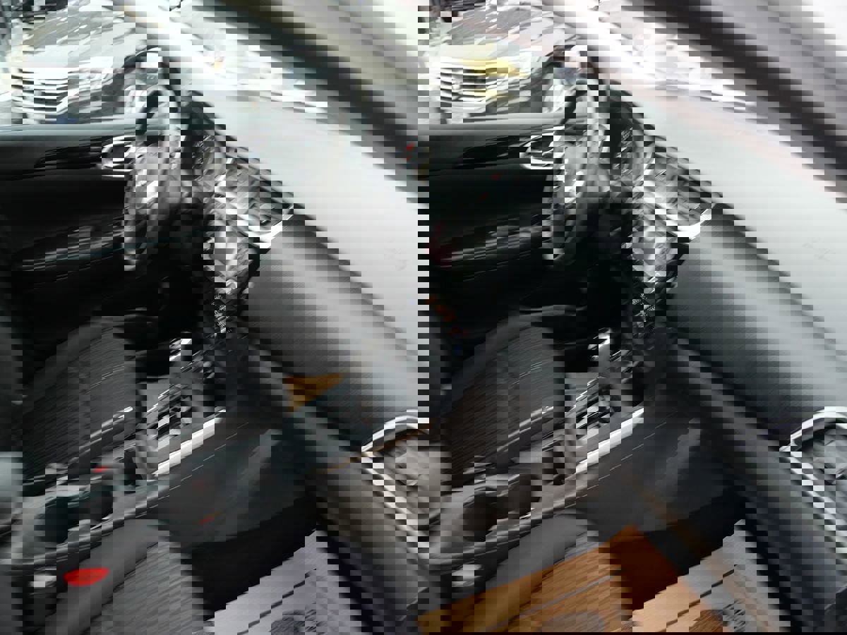 Used 2018 Nissan Sentra SV image 30