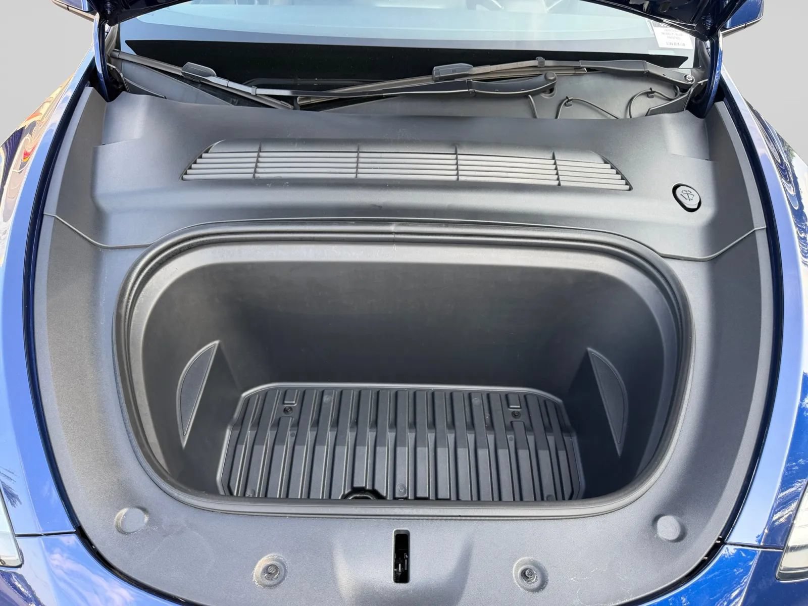 Used 2023 Tesla Model Y Long Range AWD/4WD image 36