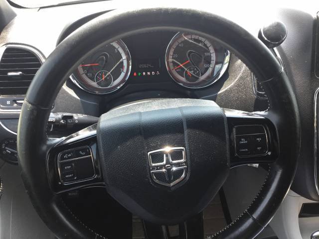 Used 2018 Dodge Grand Caravan SXT FWD image 15