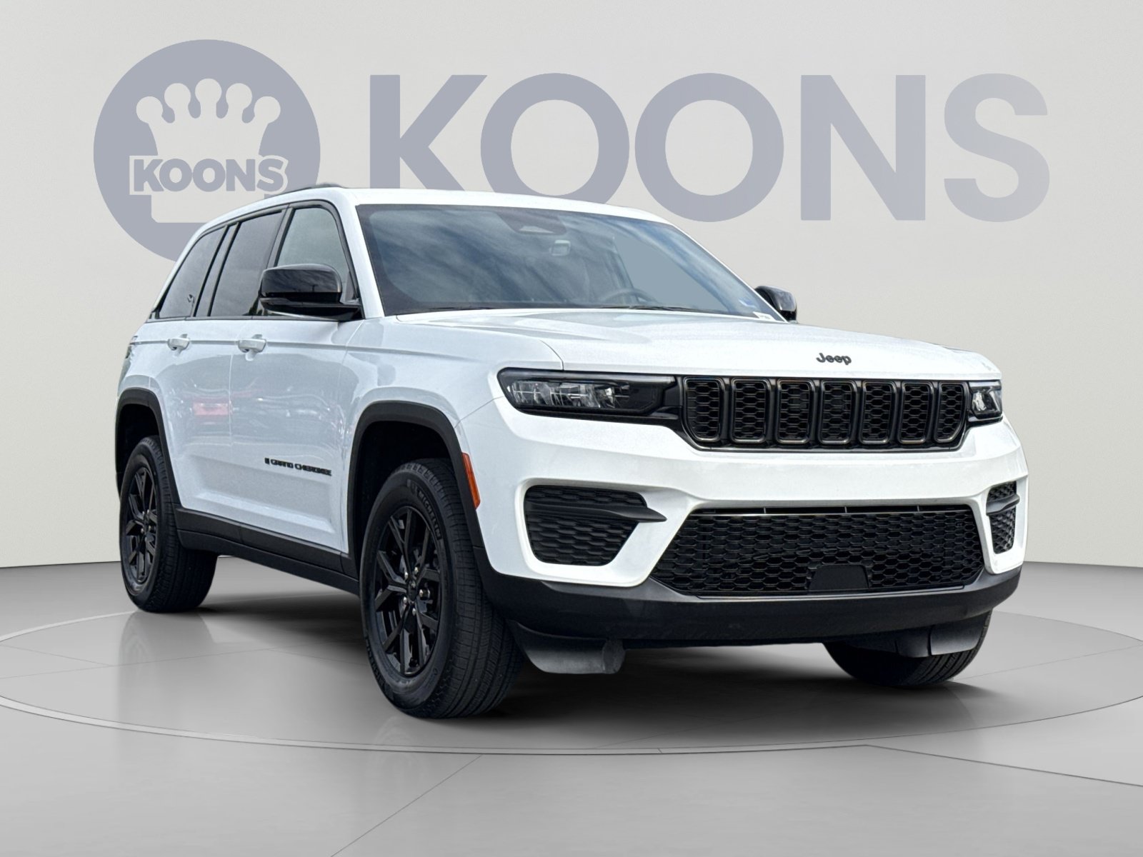 Used 2025 Jeep Grand Cherokee Altitude AWD/4WD image 10
