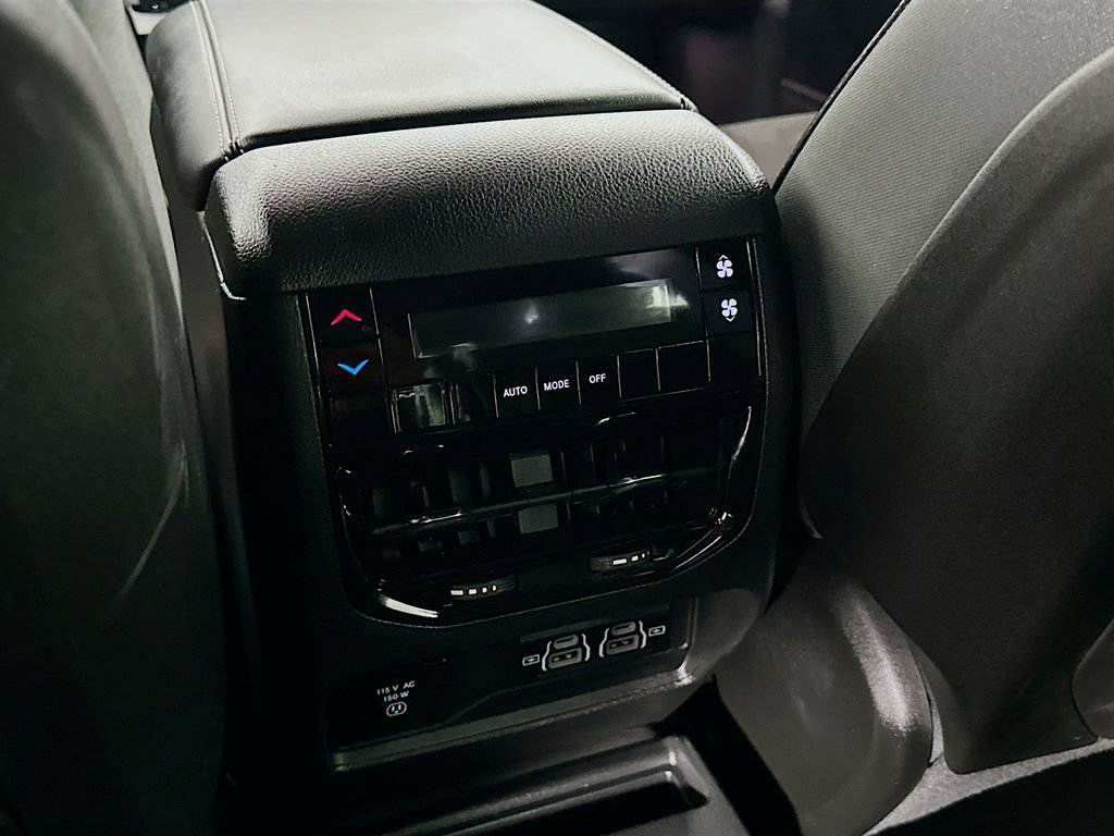 Used 2023 Jeep Grand Cherokee L Laredo AWD/4WD image 37