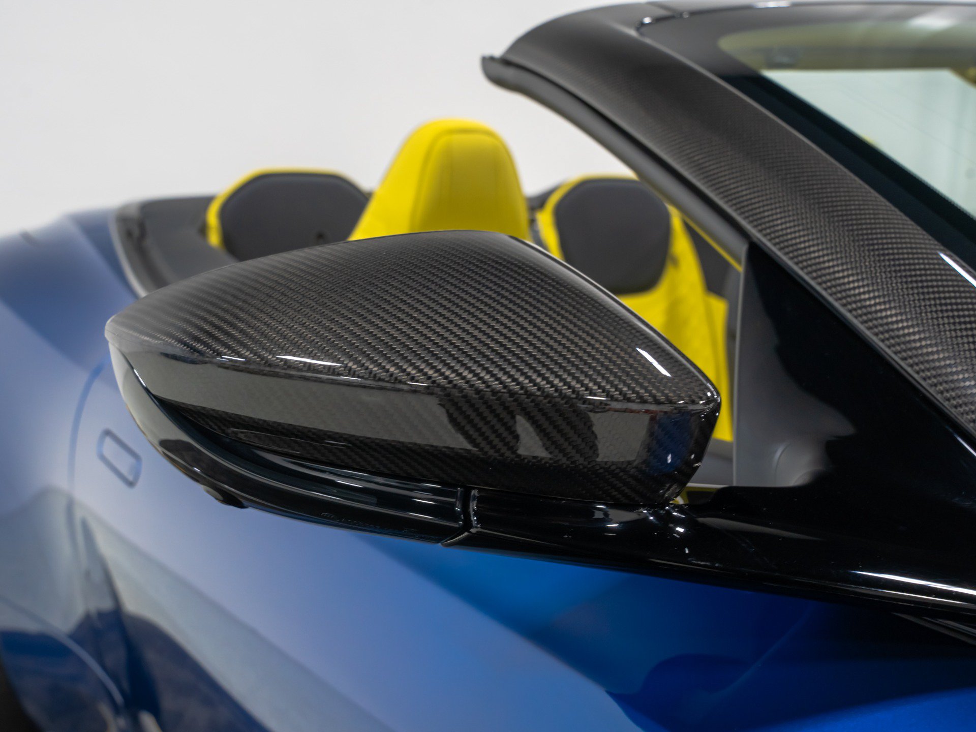 Used 2023 Aston Martin DBS Superleggera Volante RWD image 22