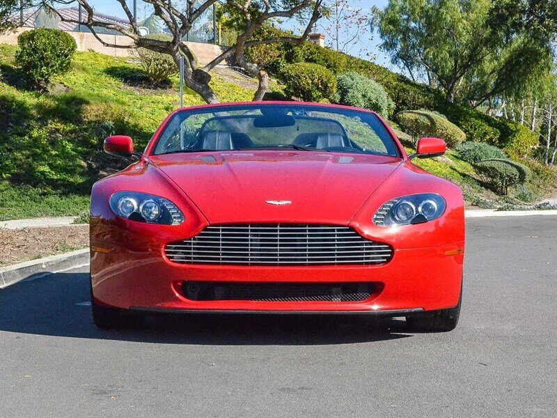 Used 2008 Aston Martin V8 Vantage Roadster RWD image 2