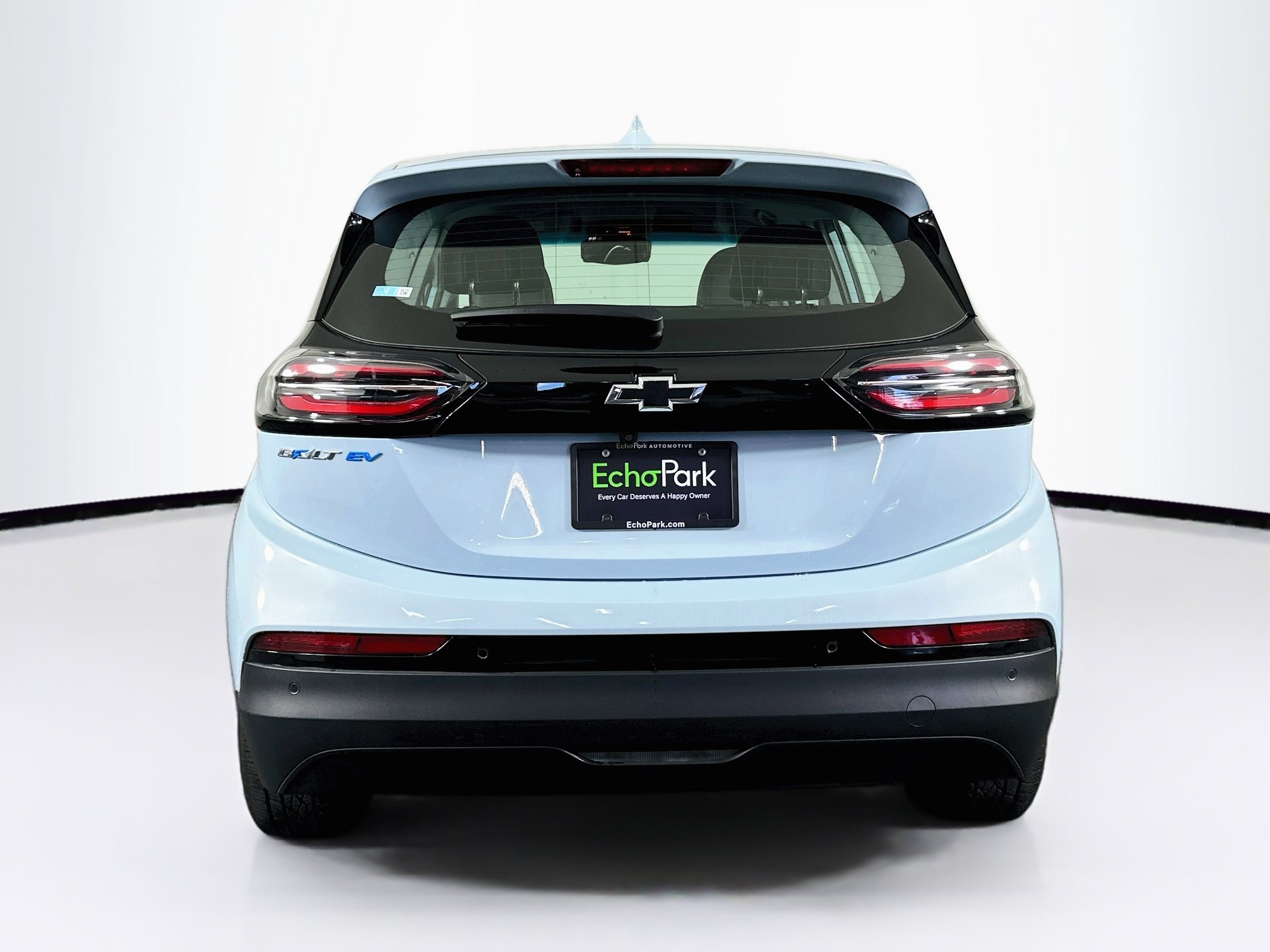 Used 2023 Chevrolet Bolt LT w/ Infotainment Package FWD image 7