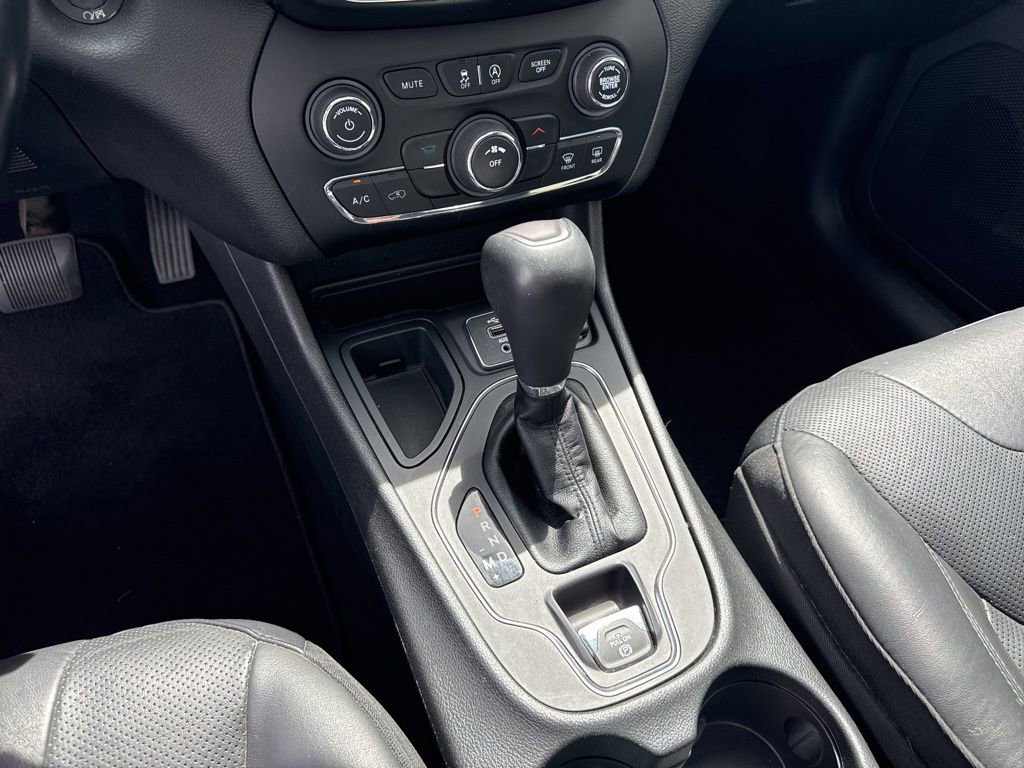 Used 2021 Jeep Cherokee Latitude Lux w/ Sun & Sound Group image 21