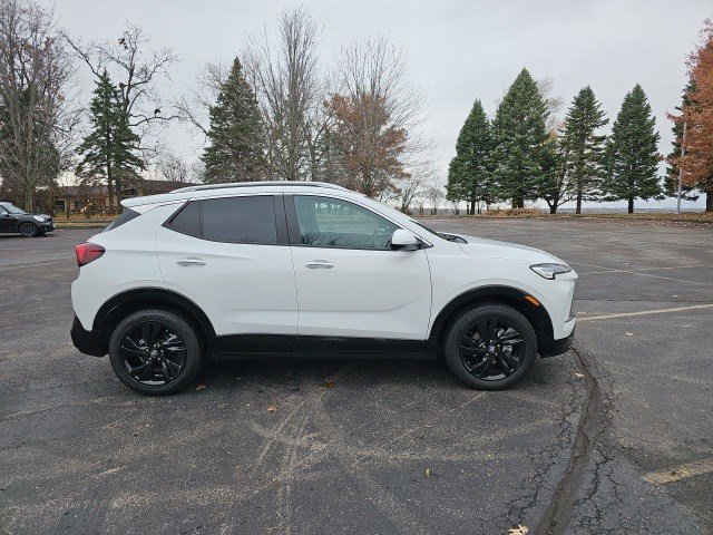 Used 2024 Buick Encore GX Sport Touring image 7