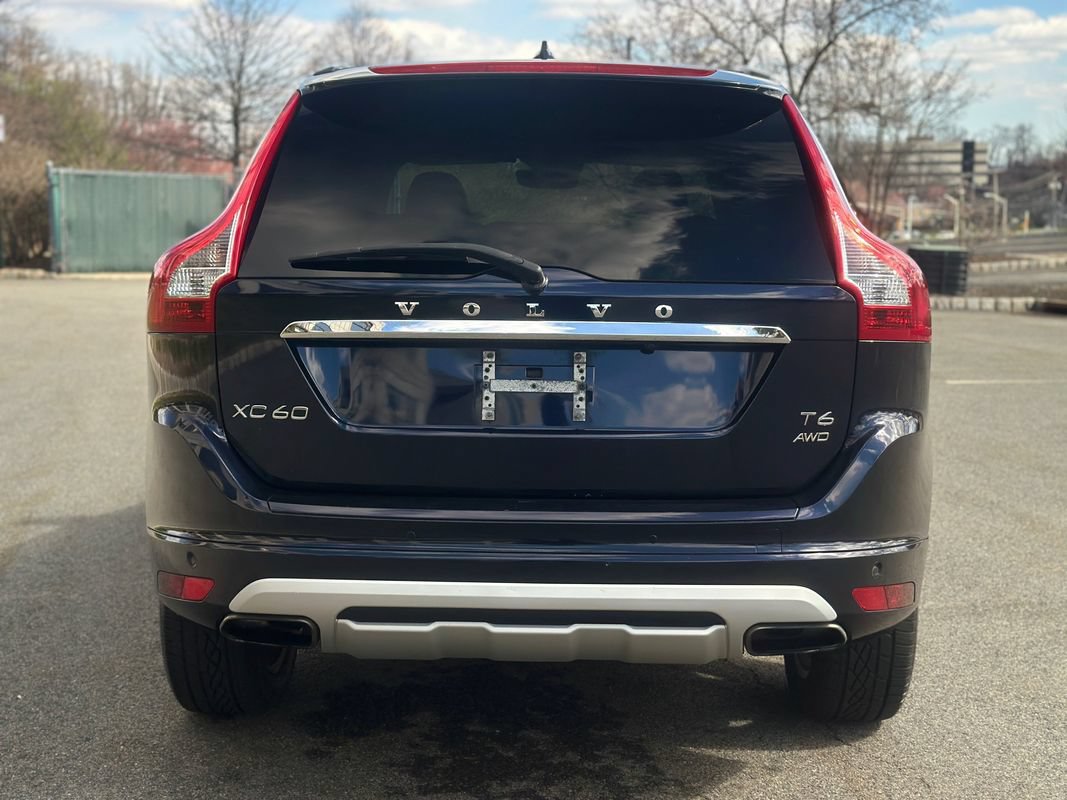 Used 2017 Volvo XC60 T6 Dynamic w/ Preferred Option Package AWD/4WD image 7