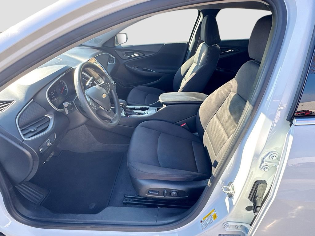 Used 2024 Chevrolet Malibu LT image 31
