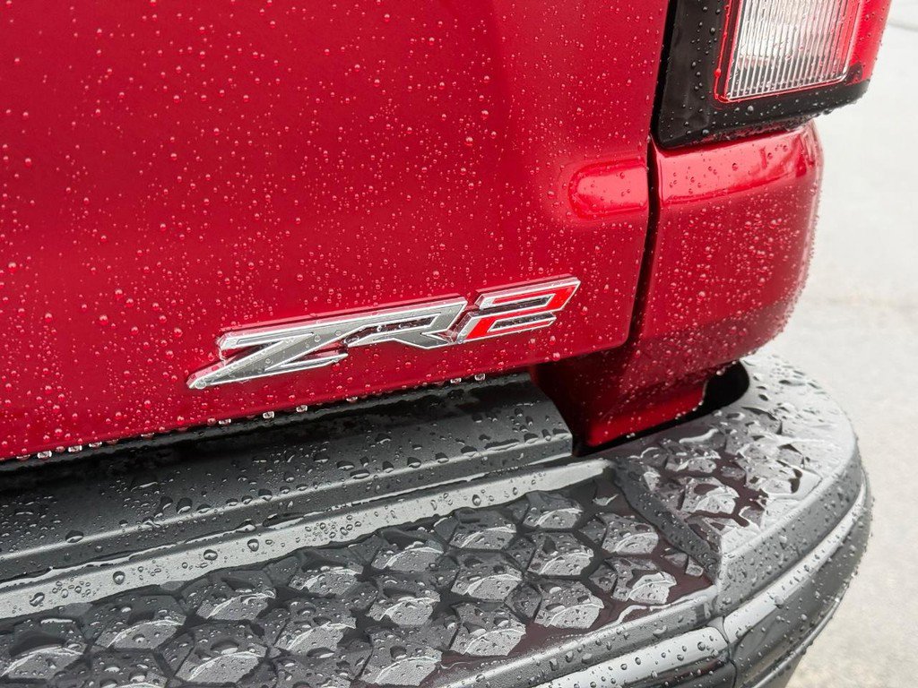 Used 2025 Chevrolet Colorado ZR2 w/ Technology Package image 6