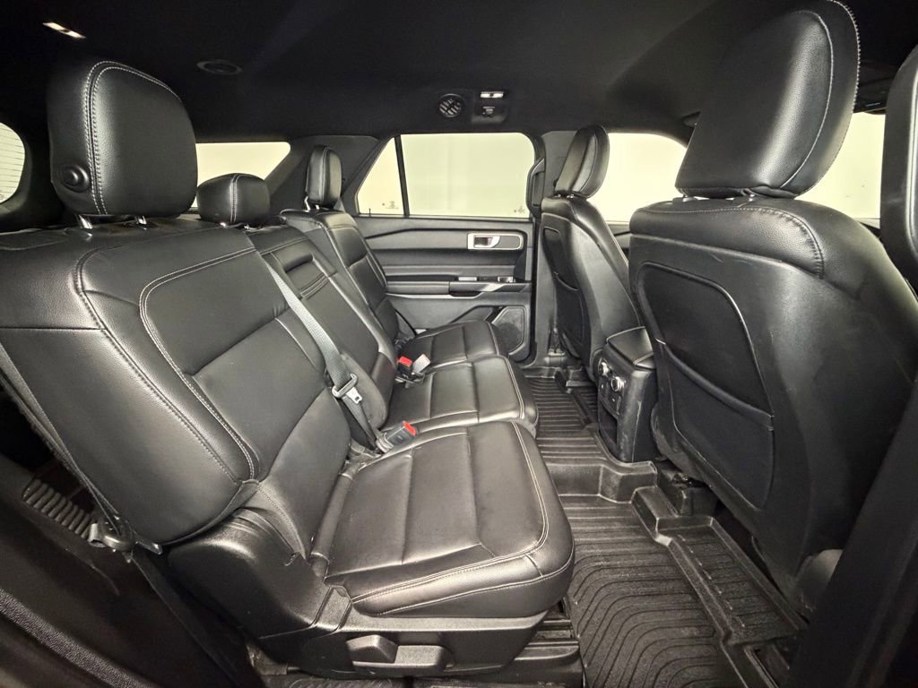 Used 2020 Ford Explorer XLT w/ Equipment Group 202A image 10