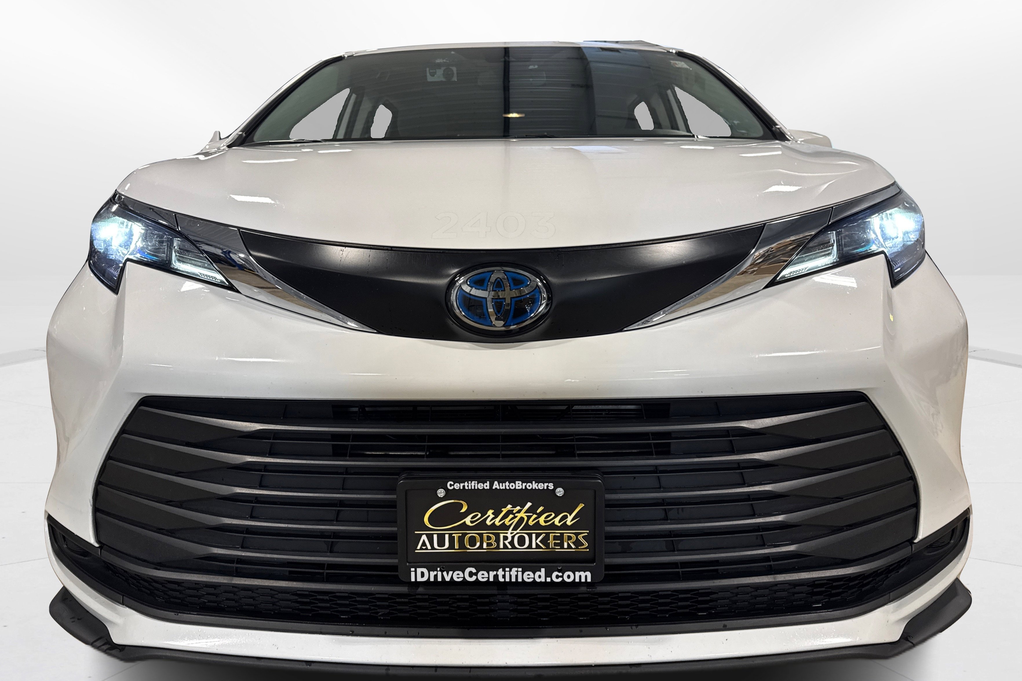 Used 2024 Toyota Sienna LE image 10