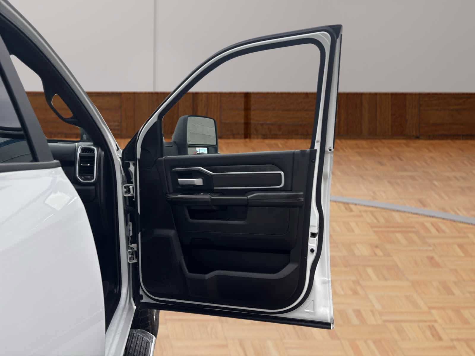 Used 2024 RAM 2500 Big Horn w/ Off Road Package image 15