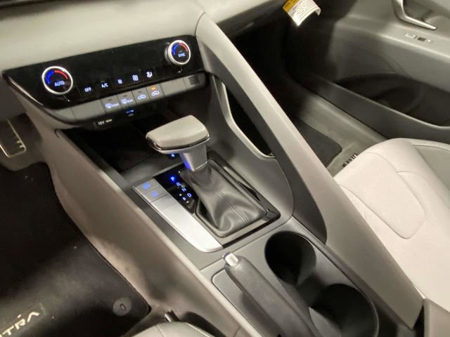 Certified 2025 Hyundai Elantra Sport image 16