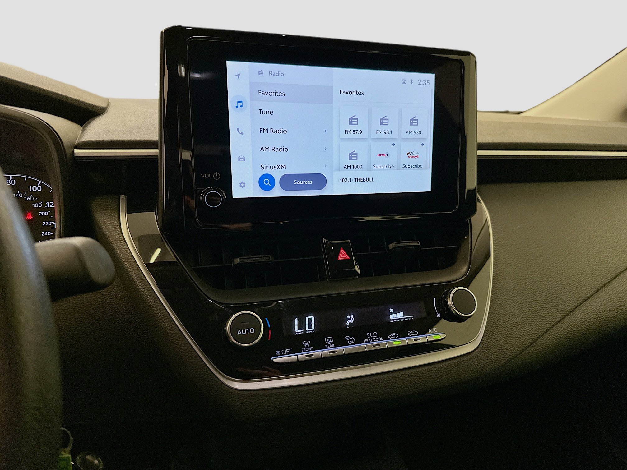 Used 2025 Toyota Corolla LE image 26