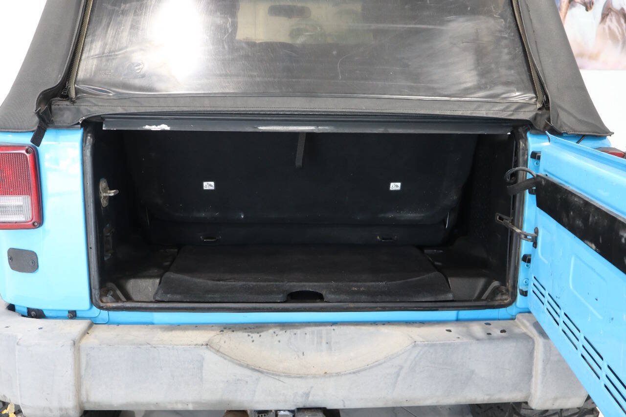 Used 2017 Jeep Wrangler Sport AWD/4WD image 13