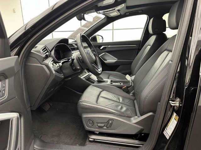 Used 2023 Audi Q3 2.0T Premium w/ Convenience Package AWD/4WD image 12