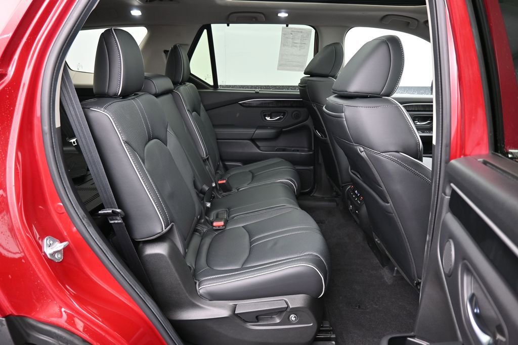 Certified 2024 Honda Pilot Elite image 27