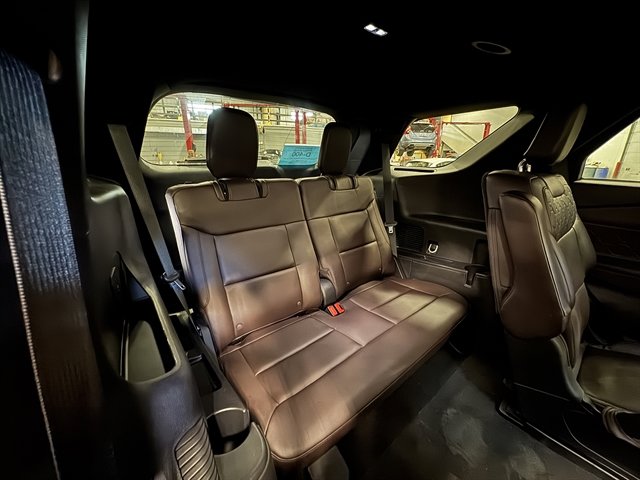 Used 2025 Ford Explorer Platinum w/ LUX Leather Package AWD/4WD image 16