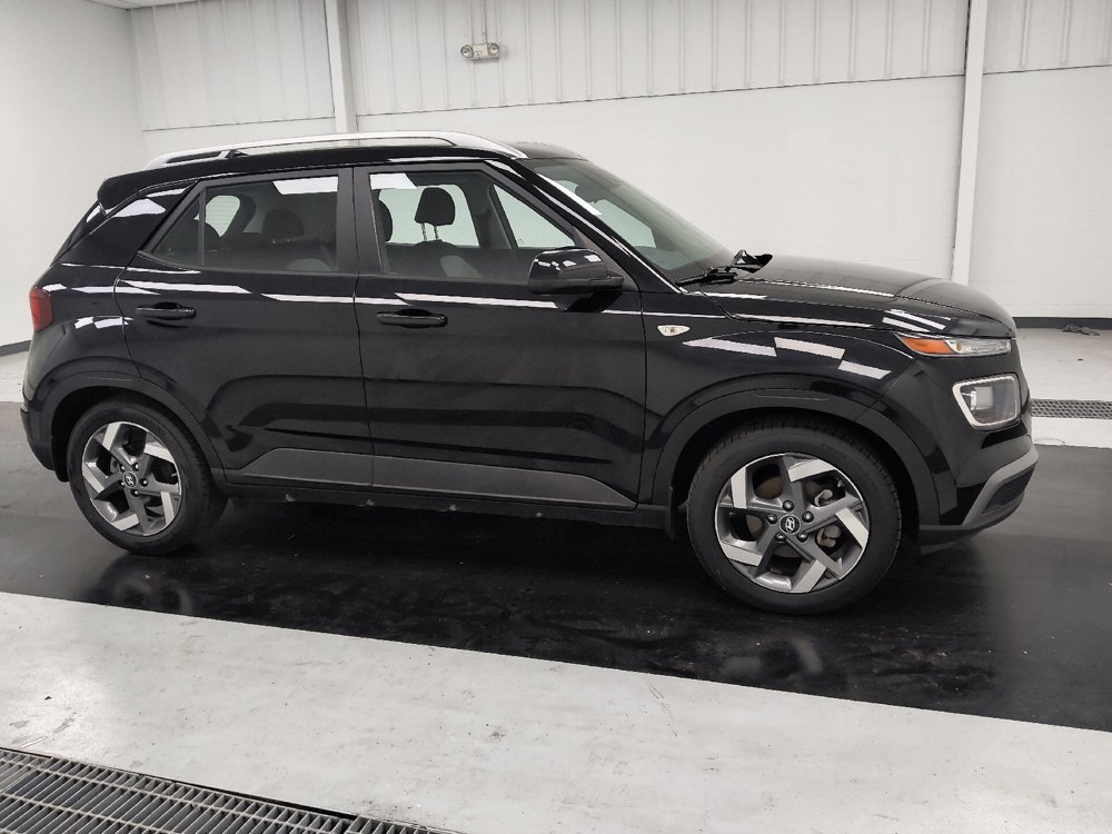 Used 2022 Hyundai Venue SEL FWD image 11