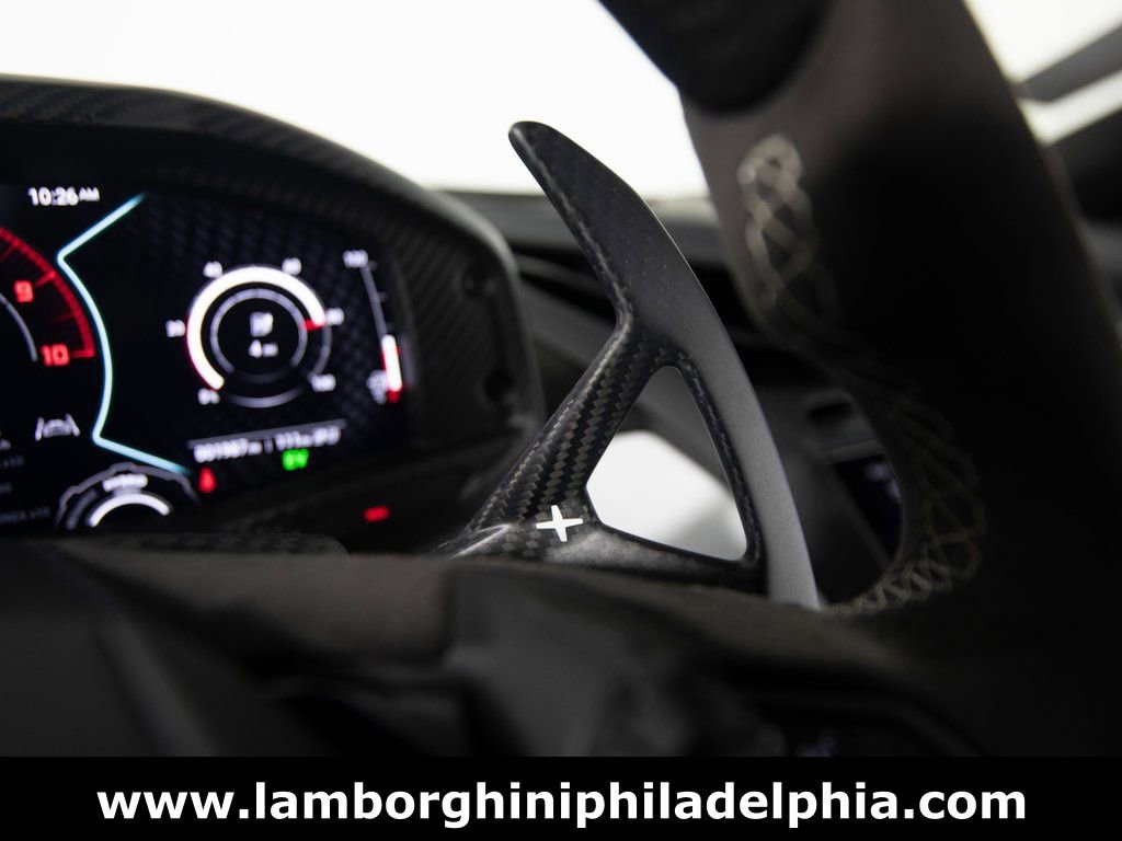 Used 2024 Lamborghini Revuelto image 21