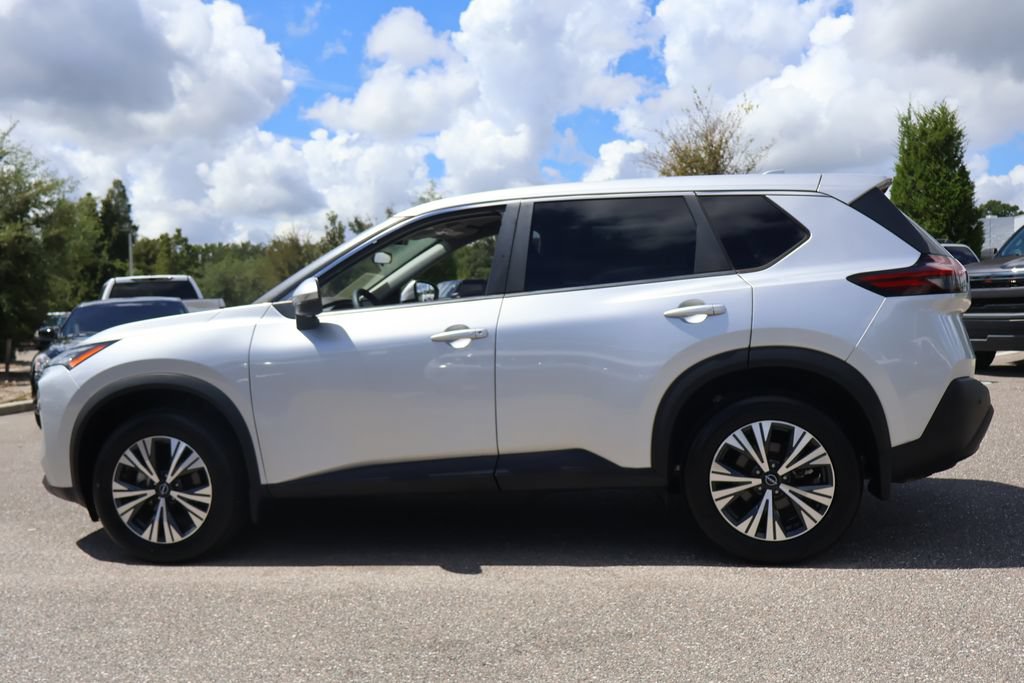Used 2022 Nissan Rogue SV FWD image 5