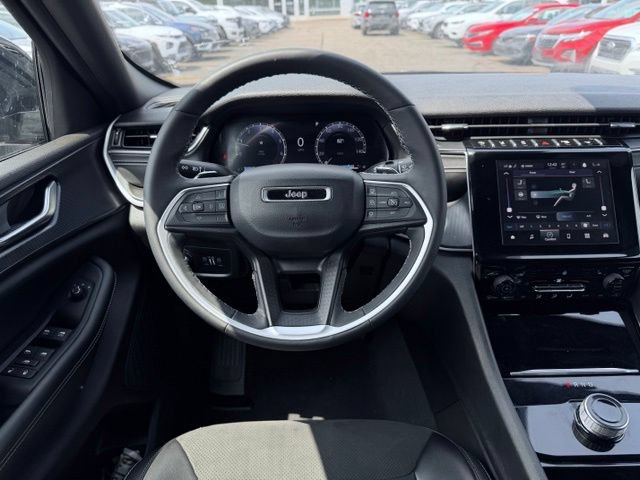 Used 2023 Jeep Grand Cherokee L Laredo AWD/4WD image 33
