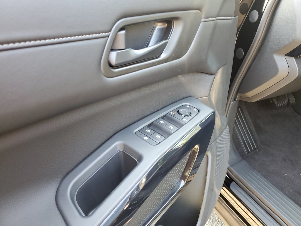 New 2026 Nissan Pathfinder SV FWD image 17