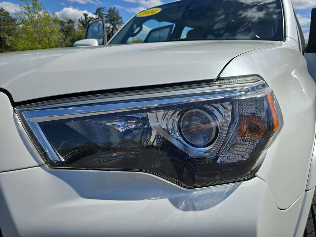 Used 2014 Toyota 4Runner Limited AWD/4WD image 33