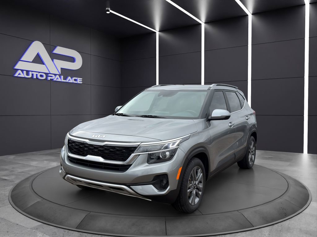Used 2023 Kia Seltos S w/ Navigation Package image 1