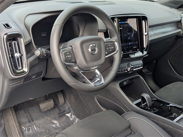Used 2023 Volvo XC40 Recharge Ultimate image 12