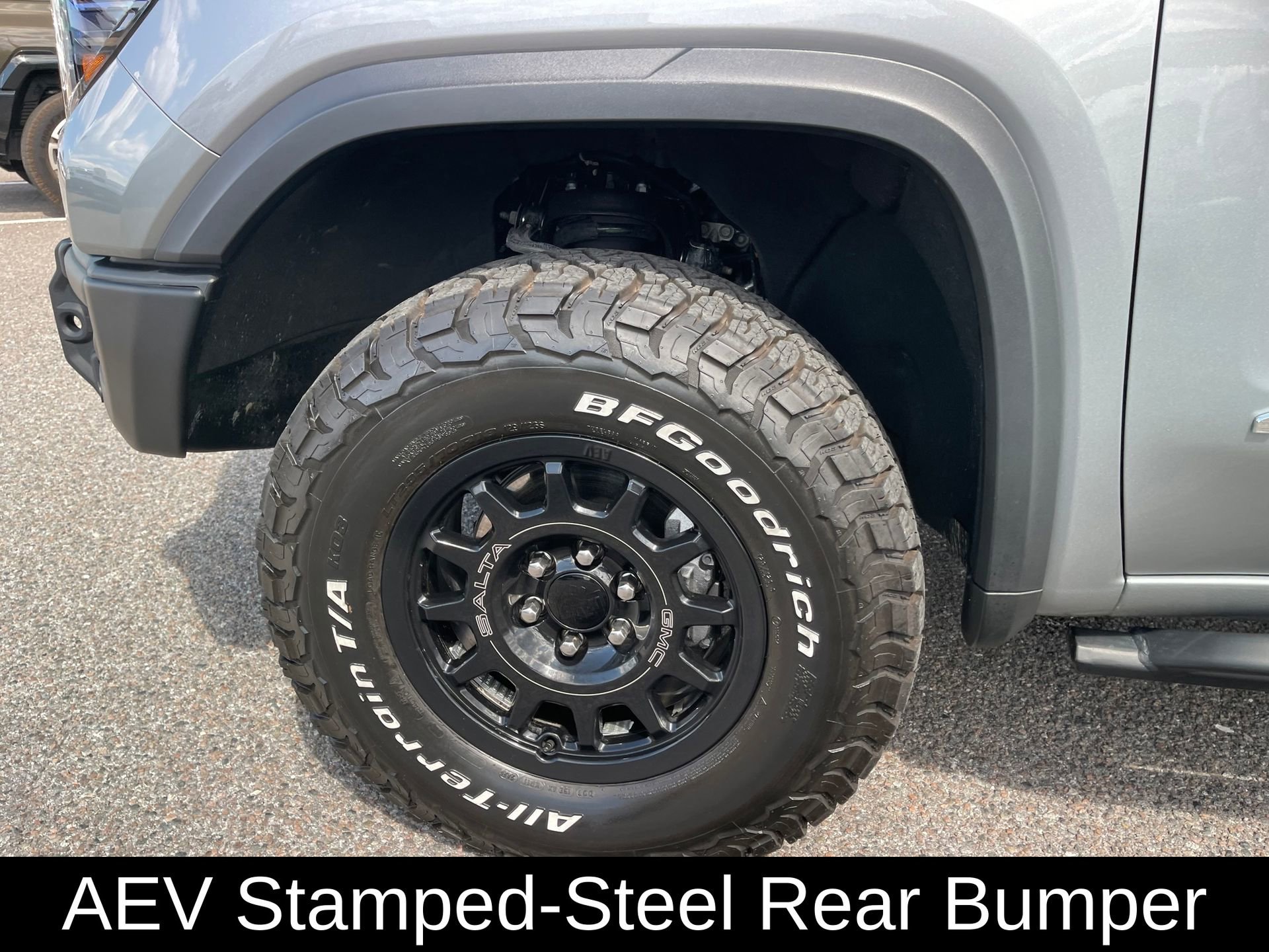 Used 2025 GMC Sierra 1500 AT4X w/ AT4X AEV Edition image 10