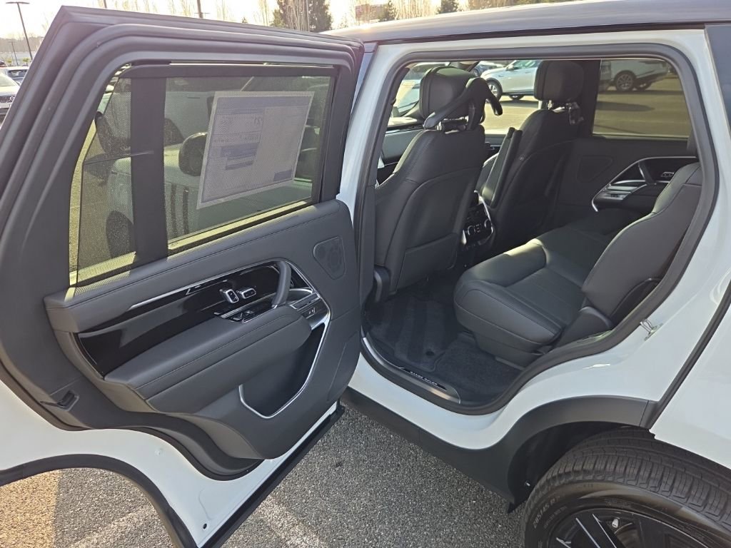 New 2026 Land Rover Range Rover Long Wheelbase SE AWD/4WD image 15