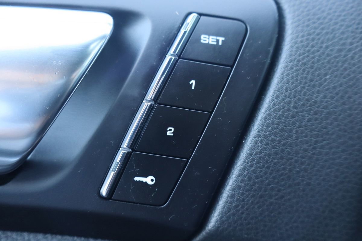 Used 2016 Porsche Cayenne image 14