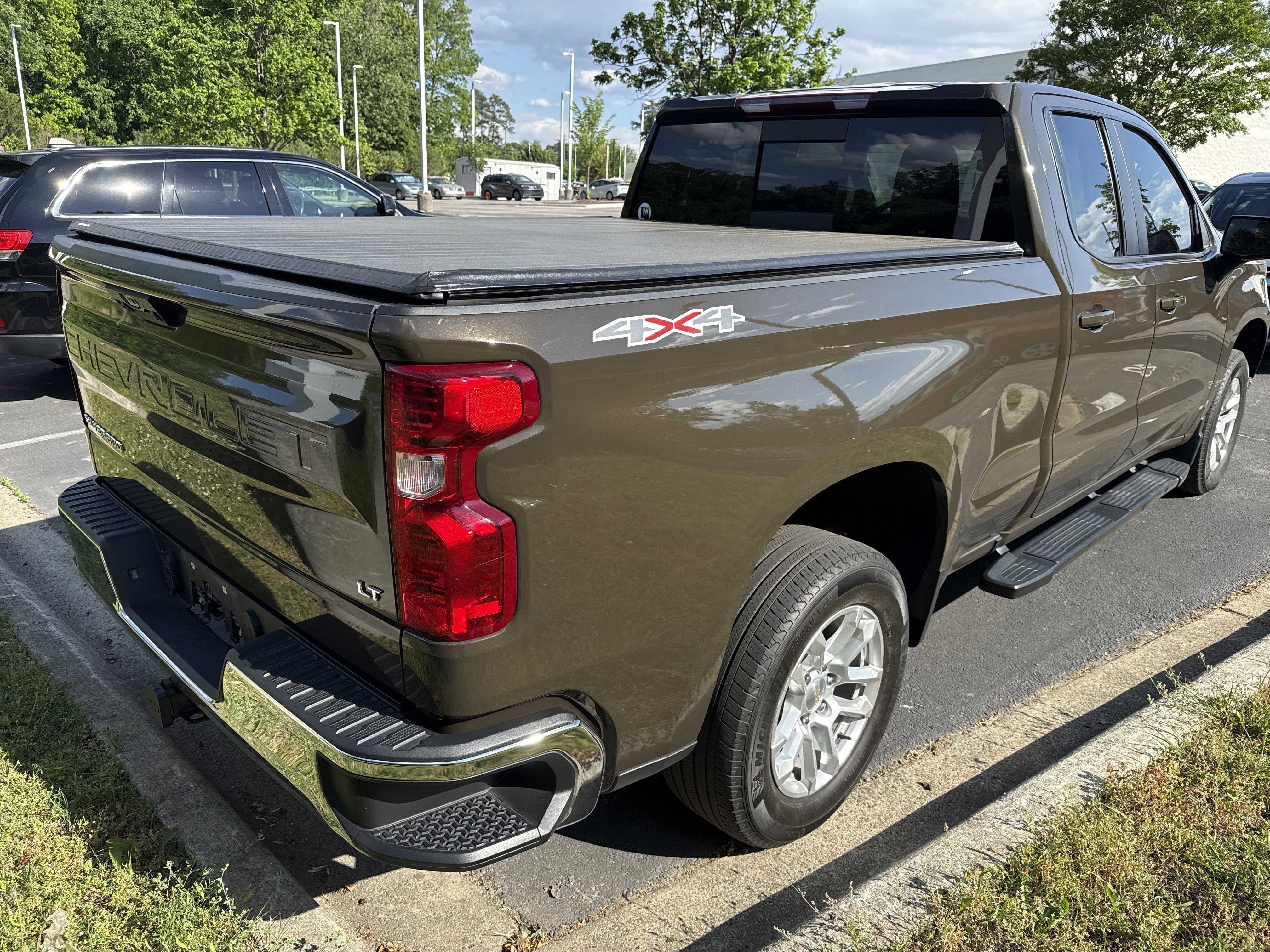 Used 2023 Chevrolet Silverado 1500 LT w/ Convenience Package II AWD/4WD image 41