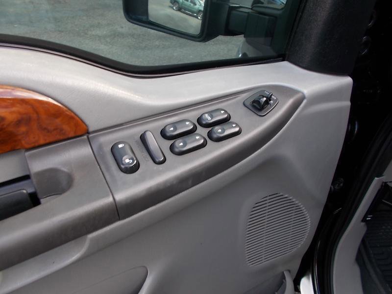 Used 2004 Ford F350 Lariat AWD/4WD image 30
