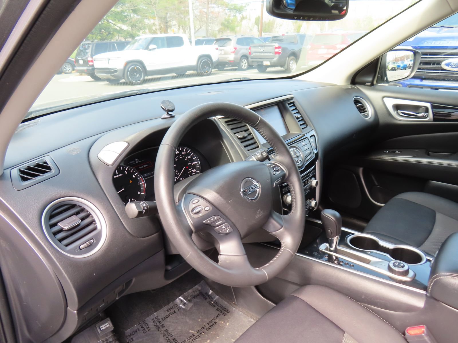 Used 2019 Nissan Pathfinder SV image 13