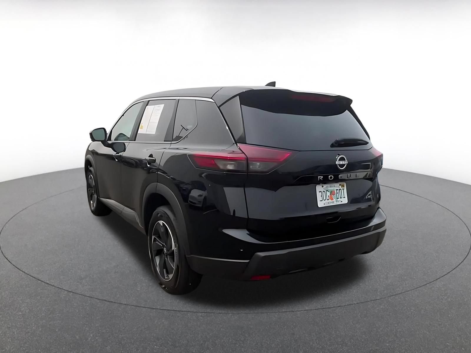 Used 2025 Nissan Rogue SV AWD/4WD image 11