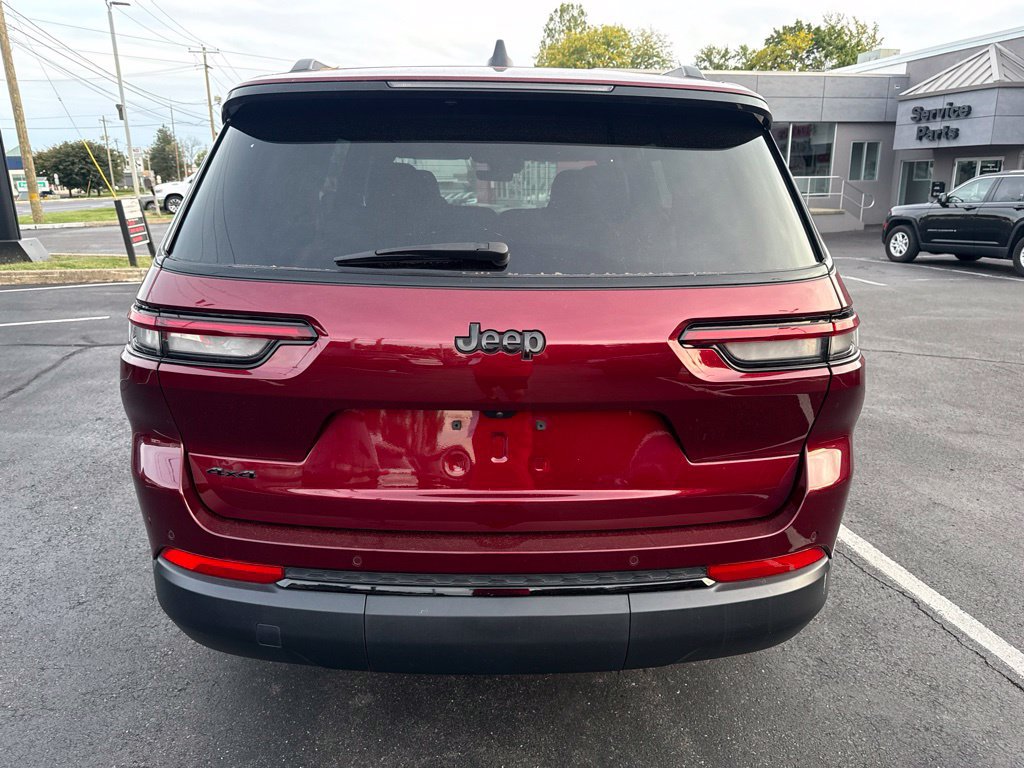 Certified 2025 Jeep Grand Cherokee L Altitude AWD/4WD image 7