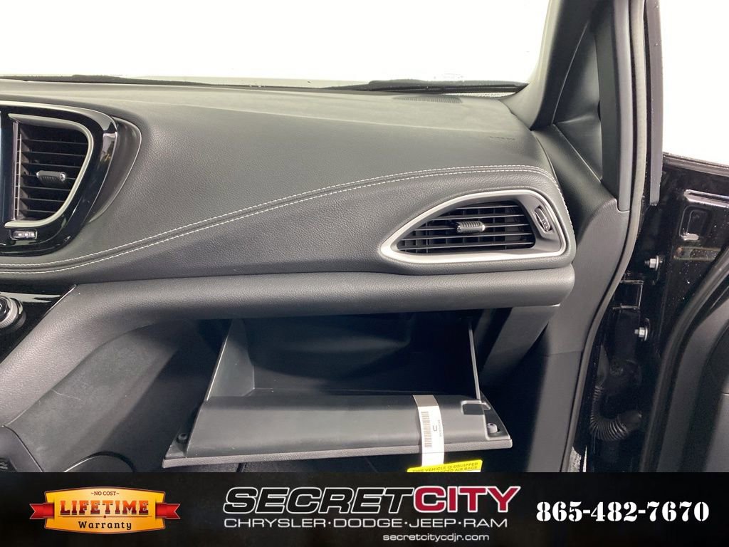 New 2026 Chrysler Pacifica Select image 38