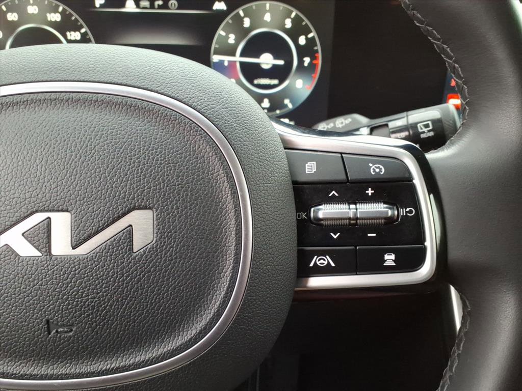 Used 2024 Kia Carnival SX image 15