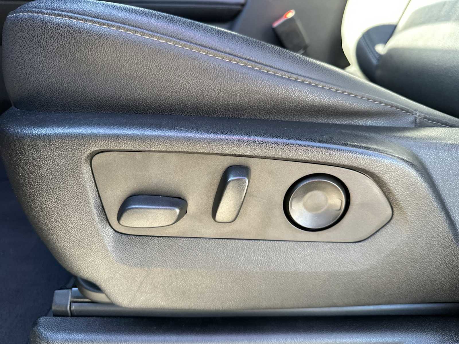 Used 2022 Chevrolet Tahoe Z71 image 9