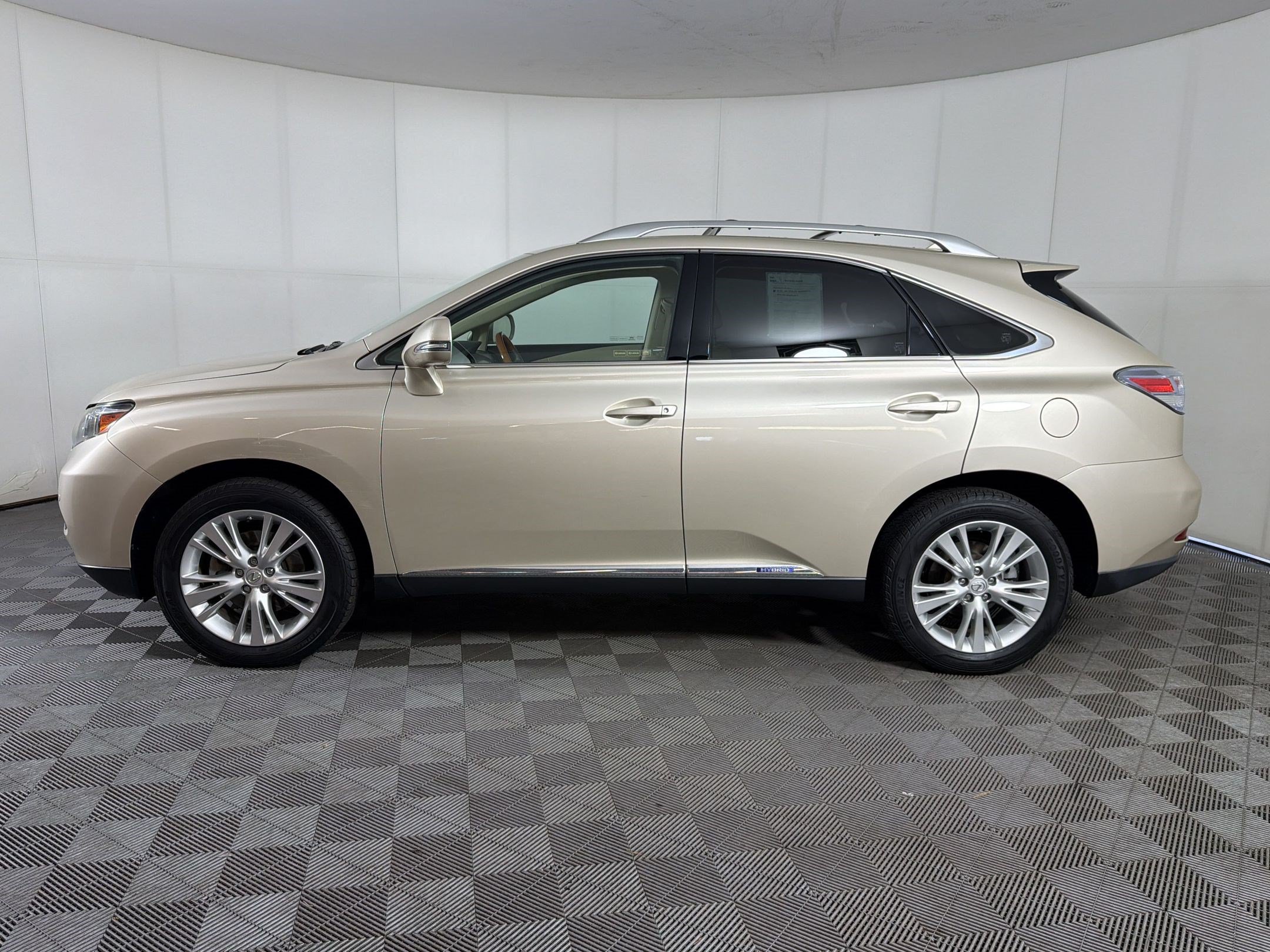 Used 2011 Lexus RX 450h AWD w/ Premium Pkg image 2