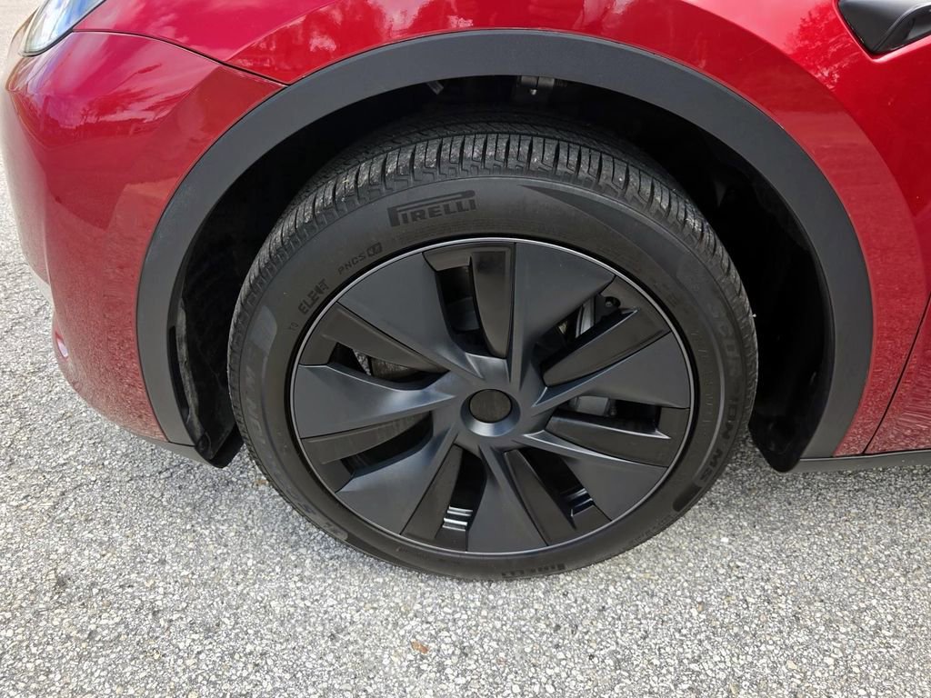 Used 2024 Tesla Model Y Long Range image 9
