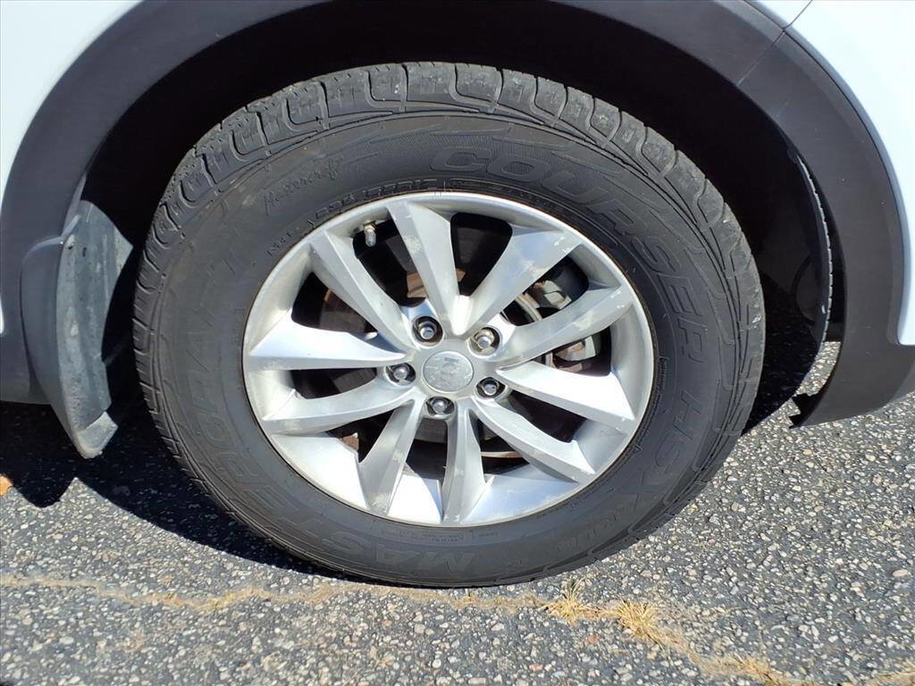 Used 2017 Kia Sorento LX w/ LX Convenience Package image 11