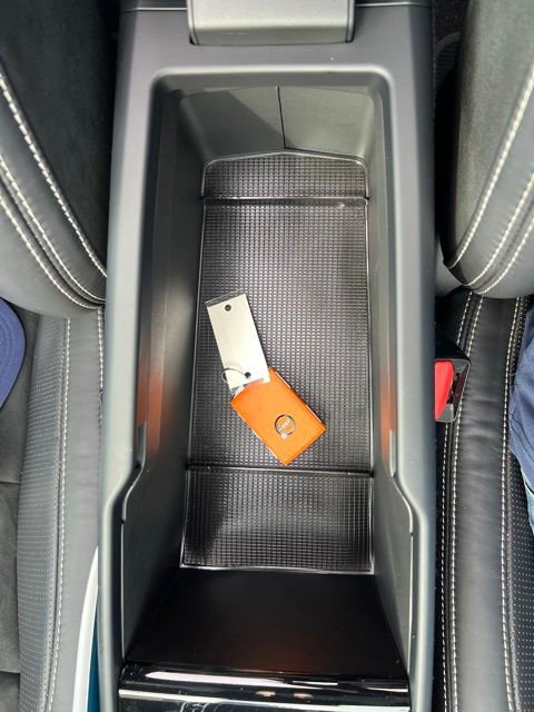 Used 2021 Volvo XC40 P8 Recharge w/ Advanced Package image 37