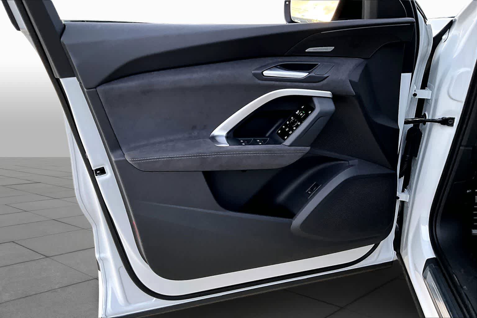 New 2026 Audi SQ5 Prestige AWD/4WD image 10