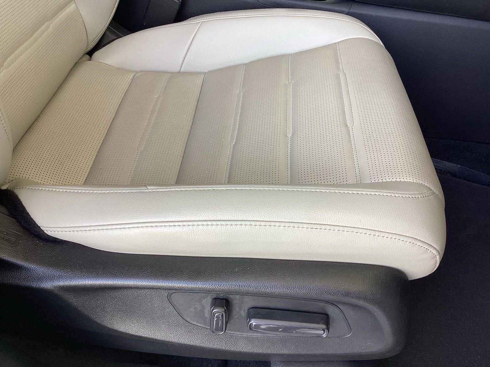 Used 2024 Honda CR-V EX-L image 19